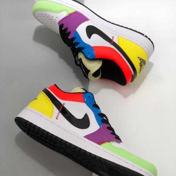 Athletic_Shoes